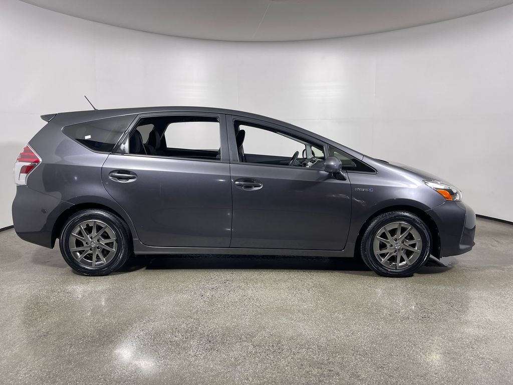 toyota prius v 2017 JTDZN3EU3HJ068935 image toyota prius v 2017 JTDZN3EU3HJ068935 image